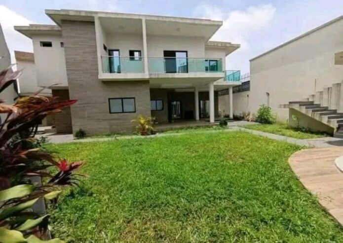 Villa a vendre a Cocody m’badon